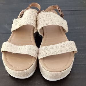 Forever women's sandals size eight and a half